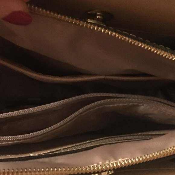 Purse - Picture 4 of 5